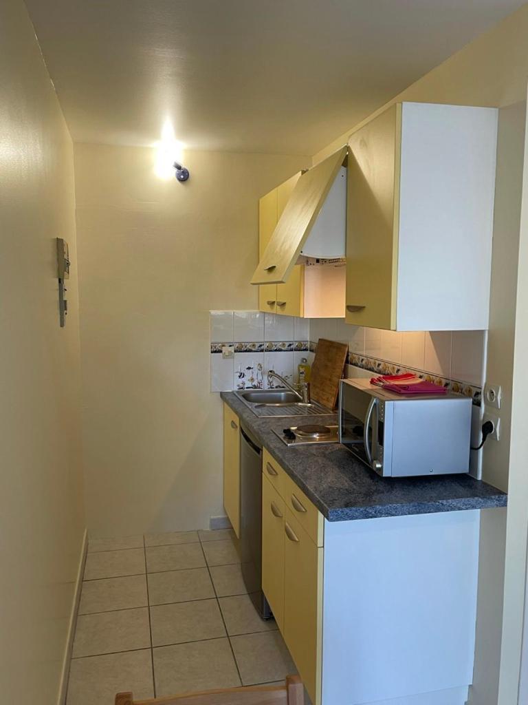 Appartement Ou Studio En Hyper Centre, Pour La Plage Et La Rue Pietonne Il Suffit De Traverser La Rue , Voir La Photo Principale Andernos-les-Bains Exteriör bild