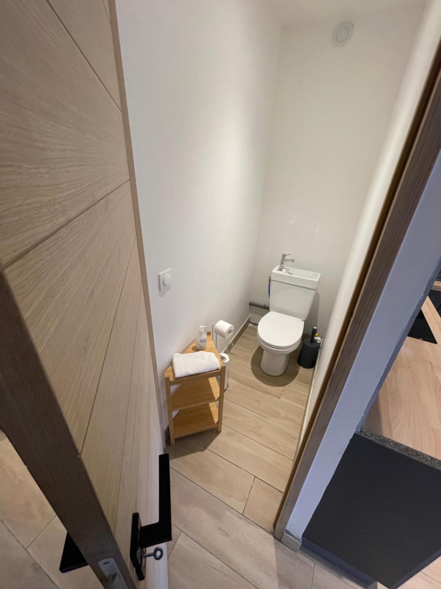 Appartement Ou Studio En Hyper Centre, Pour La Plage Et La Rue Pietonne Il Suffit De Traverser La Rue , Voir La Photo Principale Andernos-les-Bains Exteriör bild