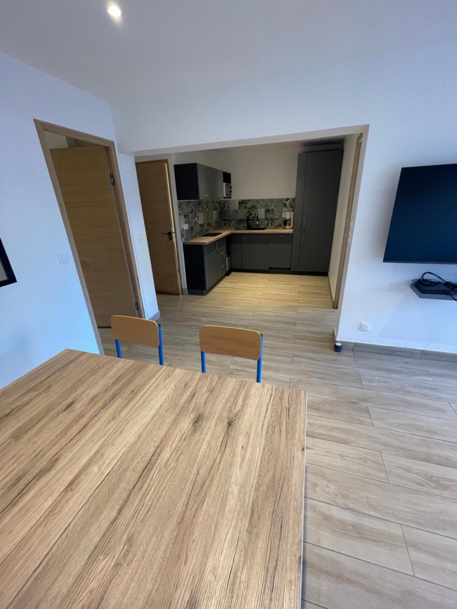 Appartement Ou Studio En Hyper Centre, Pour La Plage Et La Rue Pietonne Il Suffit De Traverser La Rue , Voir La Photo Principale Andernos-les-Bains Exteriör bild