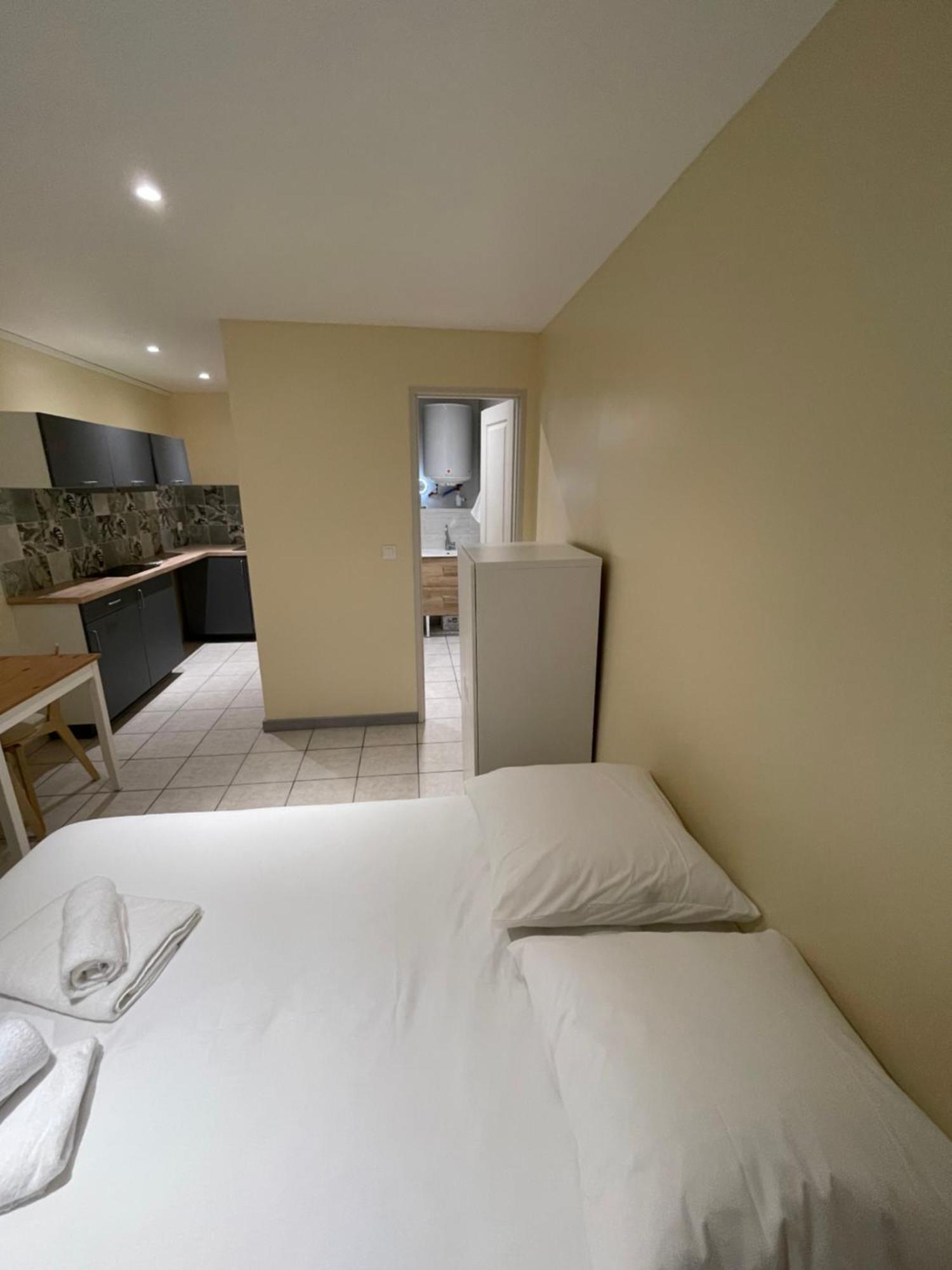 Appartement Ou Studio En Hyper Centre, Pour La Plage Et La Rue Pietonne Il Suffit De Traverser La Rue , Voir La Photo Principale Andernos-les-Bains Exteriör bild